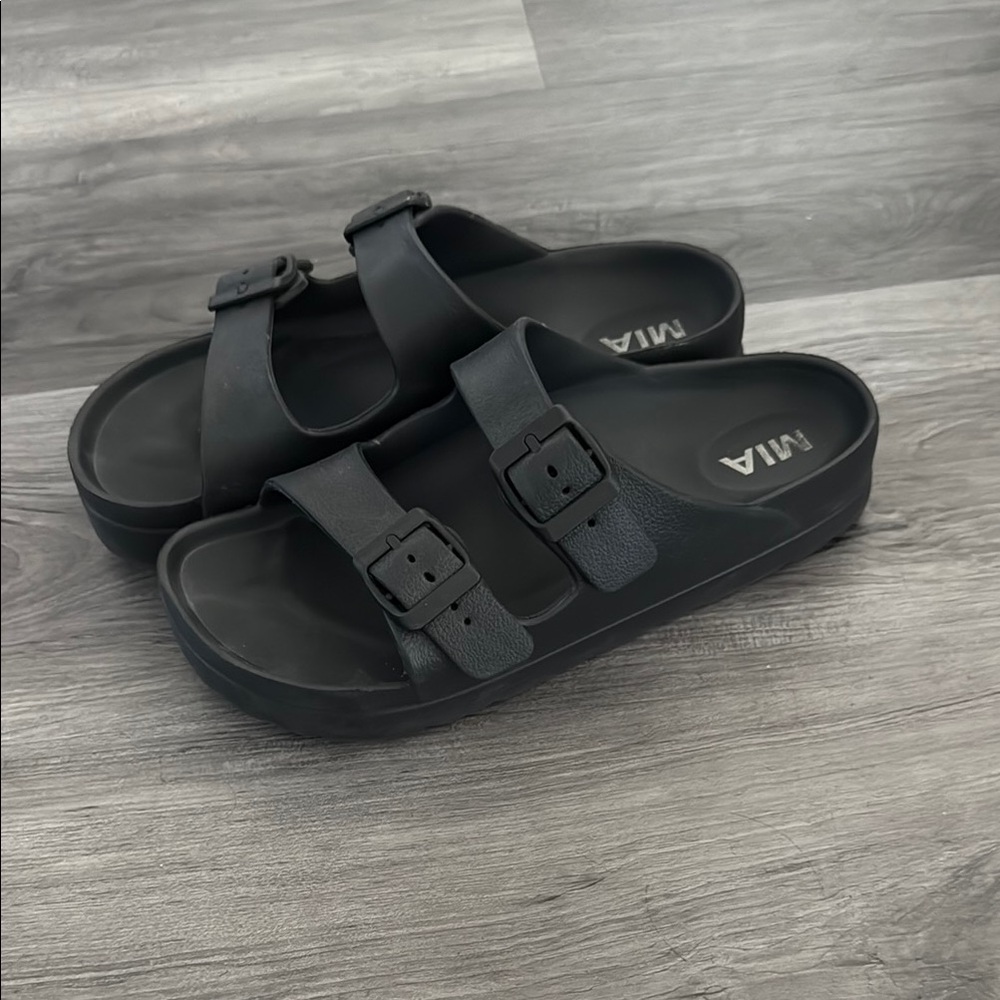 MIA Black Slide Sandals 8